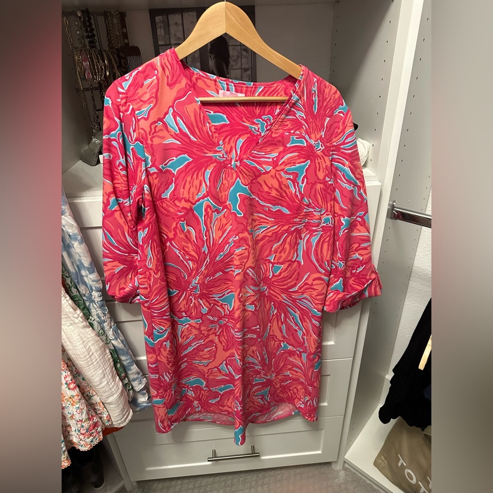 Beautiful gently worn Lilly Pulitzer colorful dress